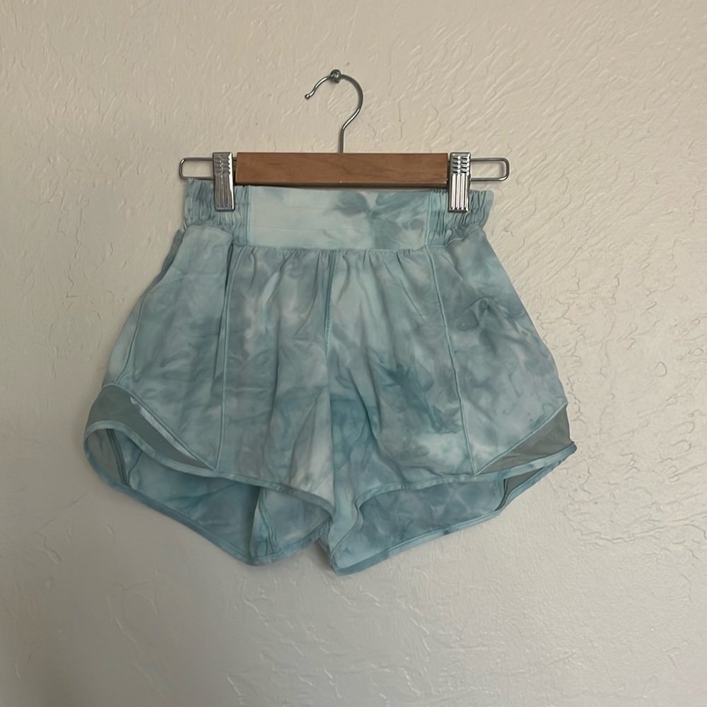 COPY - Teal tie dye lululemon hotty hot shorts low rise size 2 and 4 inch